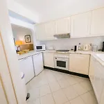 With 2 Bedrooms In Balaia, Olhos De Agua, Appartement *