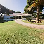 With 2 Bedrooms In Balaia, Olhos De Agua, شقة البوفيرا