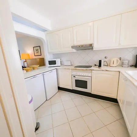 With 2 Bedrooms In Balaia, Olhos De Agua, 公寓 *