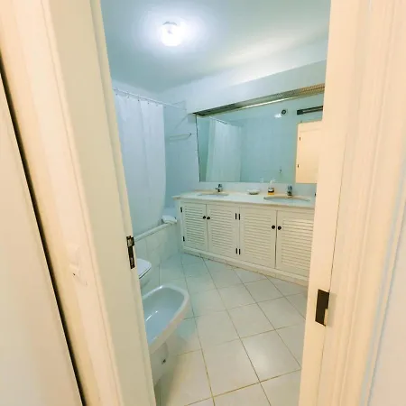 With 2 Bedrooms In Balaia, Olhos De Agua, * 阿尔布费拉