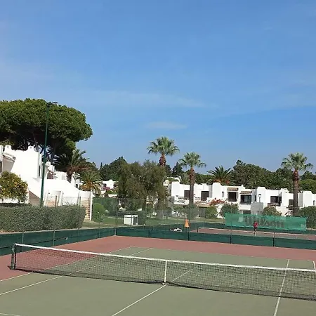 With 2 Bedrooms In Balaia, Olhos De Agua, * 阿尔布费拉