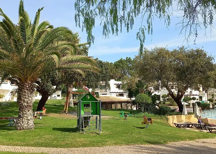 With 2 Bedrooms In Balaia, Olhos De Agua, * 알부페이라