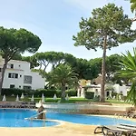 With 2 Bedrooms In Balaia, Olhos De Agua, אלבופיירה
