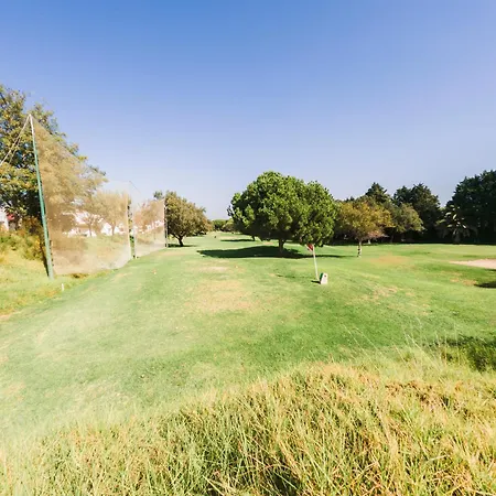 With 2 Bedrooms In Balaia, Olhos De Agua, Apartment