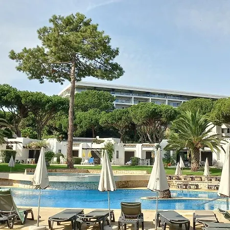 With 2 Bedrooms In Balaia, Olhos De Agua, Daire *